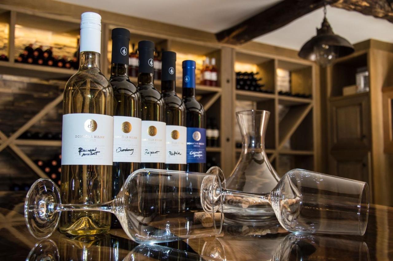 Ranch Marina Hotel Koce Екстериор снимка